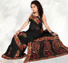 Чёрный шёлковый наряд для индийского танца живота — сари, топ на тонких брителях и юбка